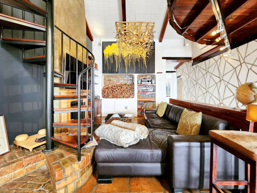 2 Bedroom Property for Sale in Sea Point Western Cape